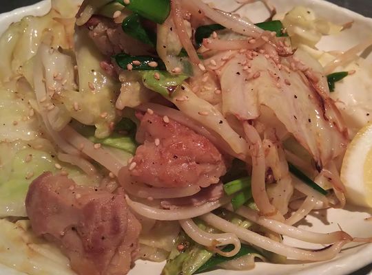 うま塩ホルモン炒め